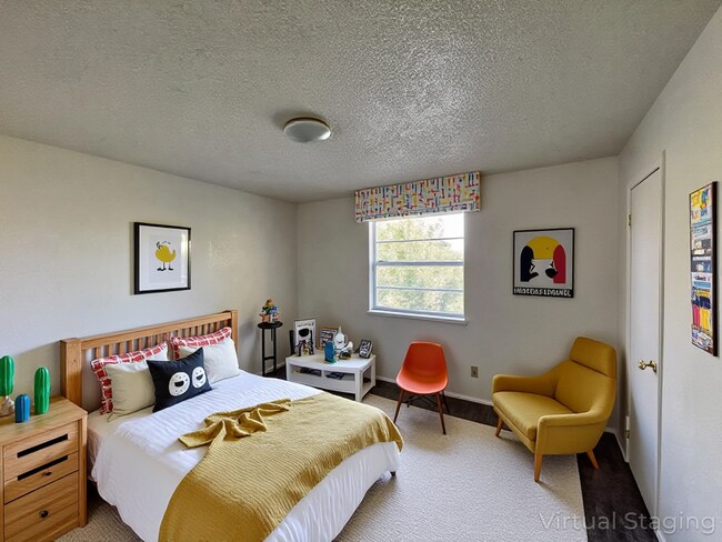 Building Photo - 1106 Eastside Dr