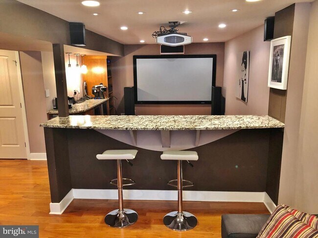 Building Photo - 10309 Bells Mill Terrace