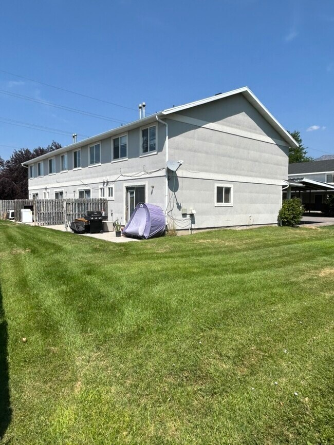 Building Photo - 166 E 1800 N