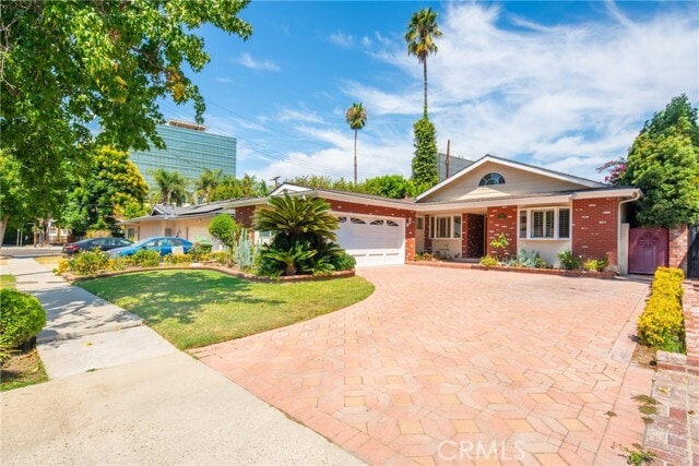 Building Photo - 4542 Collett Ave