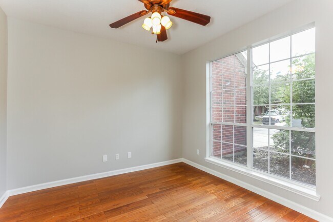 Building Photo - 18514 Skippers Helm