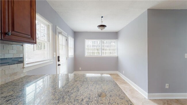 Building Photo - 2599 Eastwood Dr