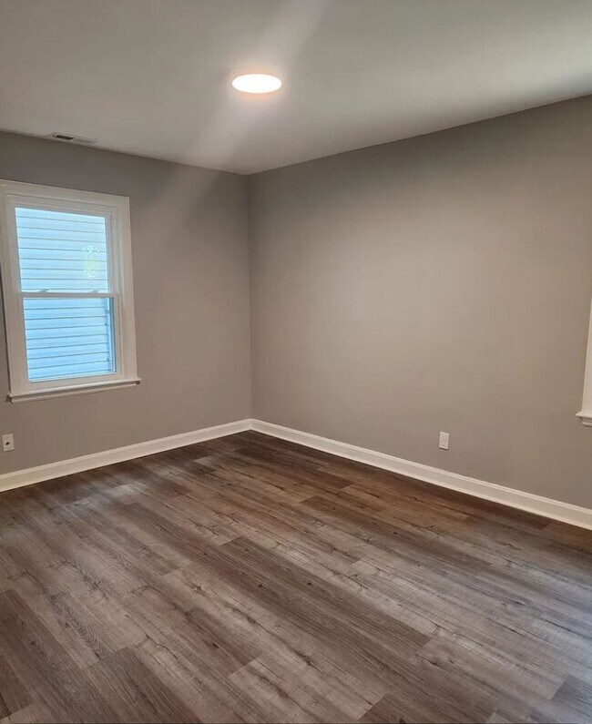 Building Photo - One-of-a-Kind 3 Bedroom Home with Renovate...