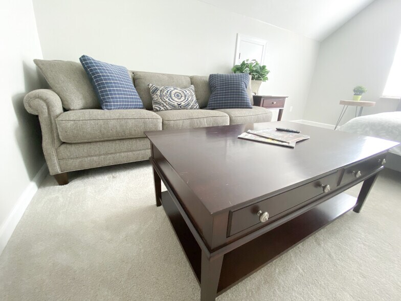 Building Photo - 10301 Rougemont Ln