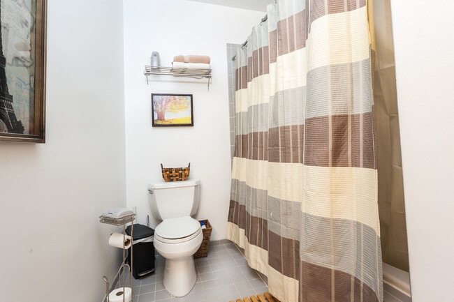 Building Photo - 910 S Michigan Ave