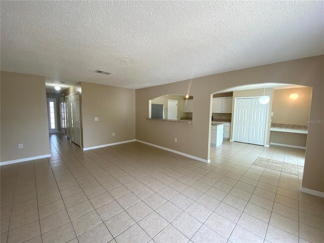 Building Photo - 30302 Double Dr