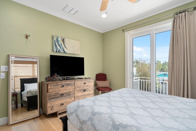 Building Photo - 1205 Gulf Way