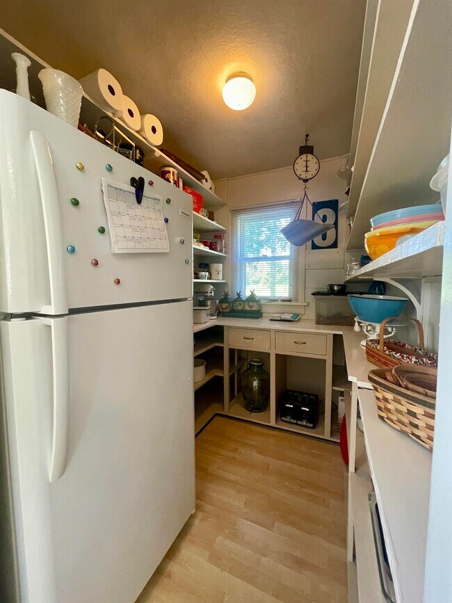 Building Photo - 7087 Bergstrom Dr