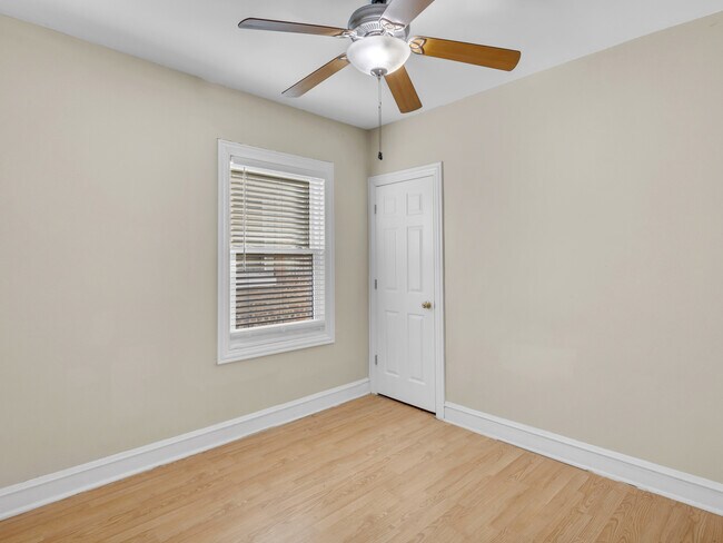 Building Photo - 2516 N Keeler Ave