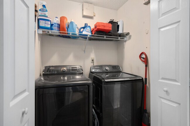 Building Photo - 782 Olympic Cir