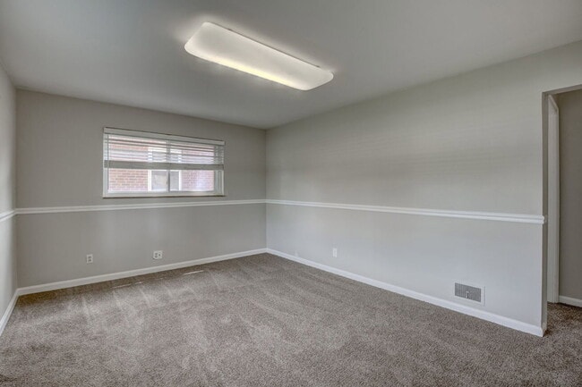 Building Photo - 5739 Cheviot Rd