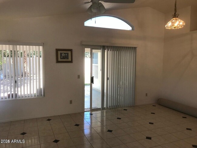 Building Photo - 7160 W La Senda Dr