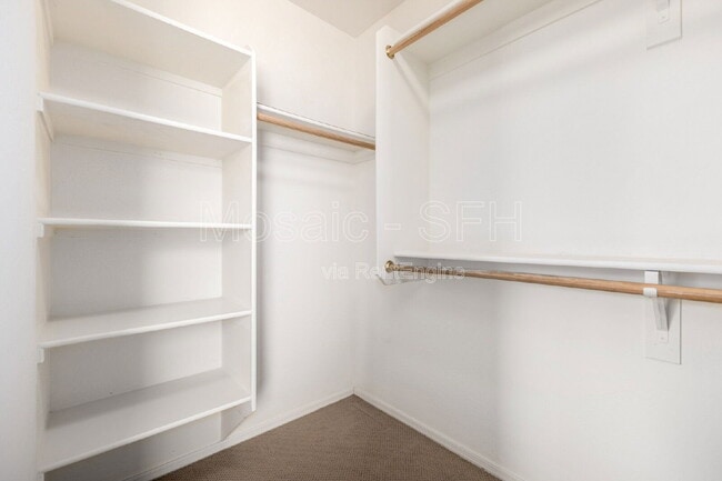 Building Photo - 2656 E Boston St