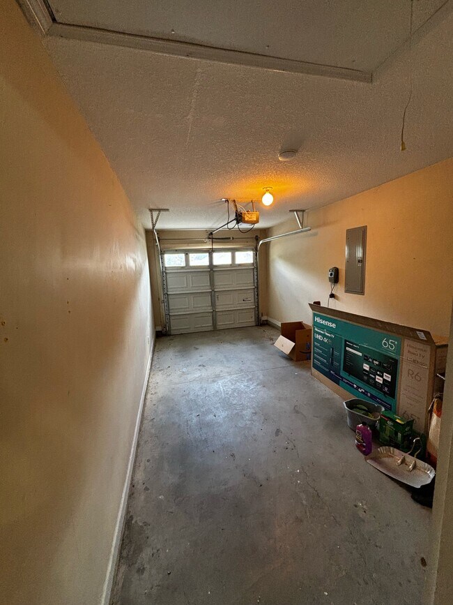 Building Photo - 221 Guyett Ave