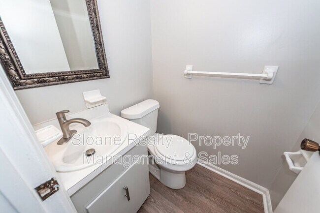 Building Photo - 40 Meander Row