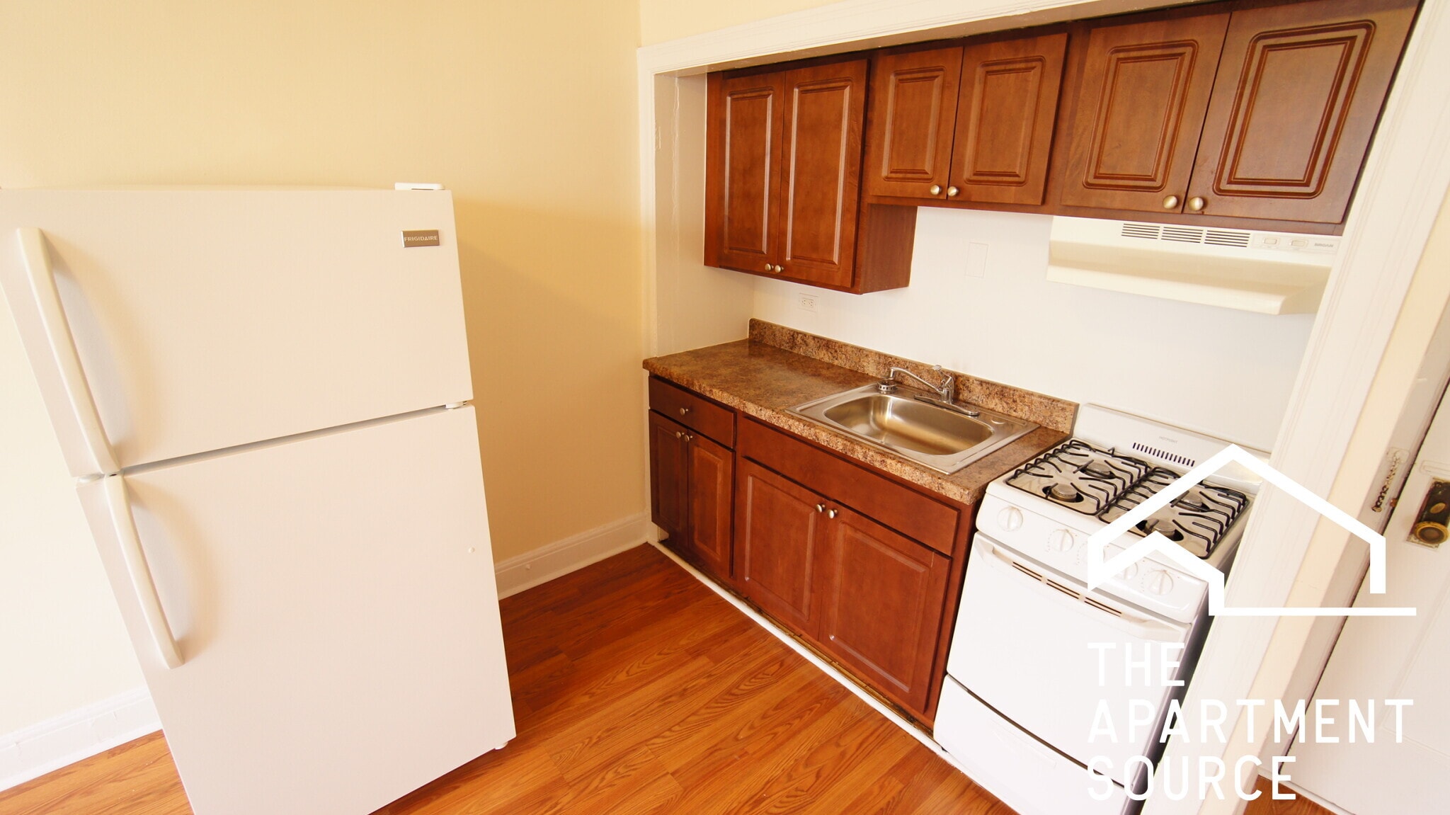 Building Photo - 2777 N Milwaukee Ave