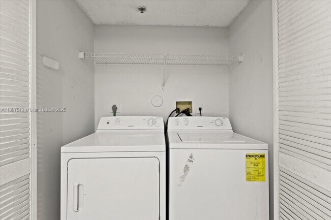 Building Photo - 5520 NW 61st St