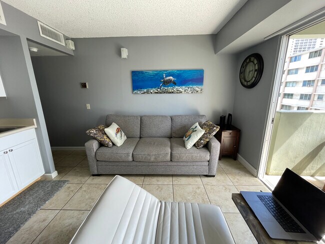 Building Photo - 2440 Kuhio Ave