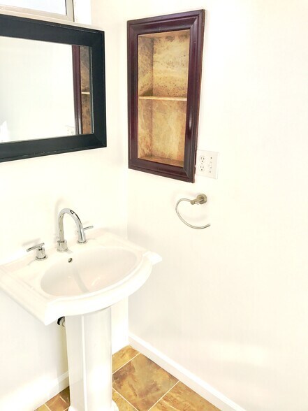 Building Photo - 17418 Califa St