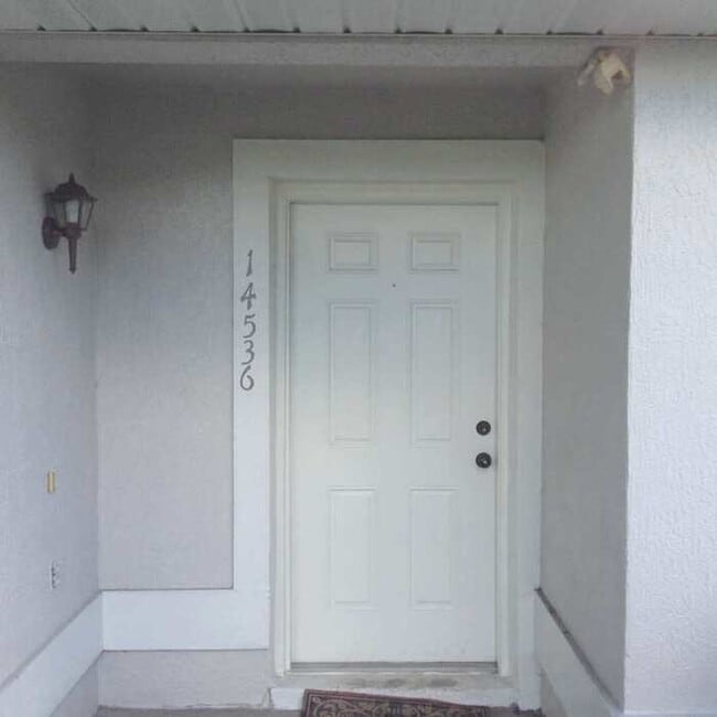 Building Photo - Don’t miss this beautiful 3-bedroom, 2-bath townhome in the desirable Island Cove Villas community!