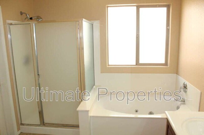 Building Photo - 9225 W Milkweed Loop