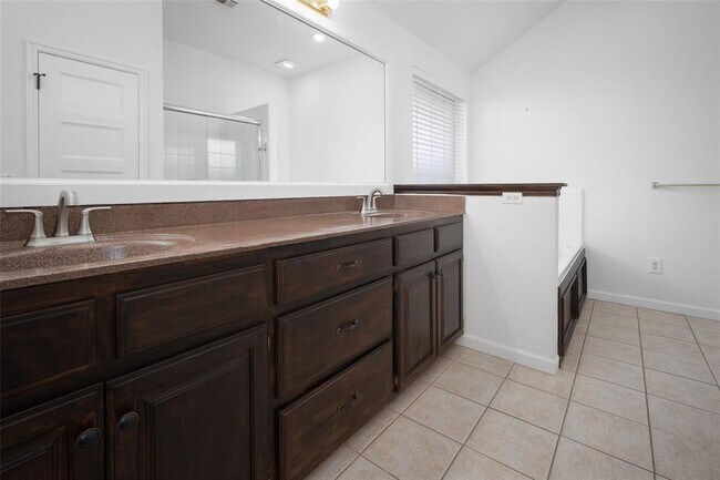 Building Photo - 3612 Crail Dr