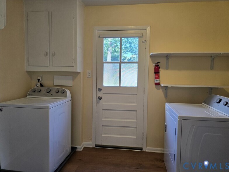 Building Photo - 7998 Wynbrook Ln