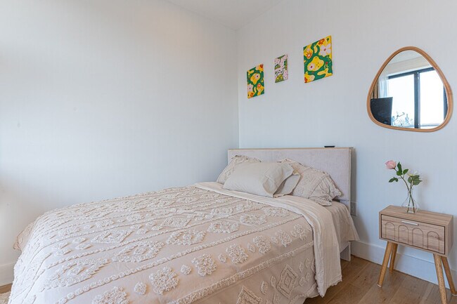 Building Photo - 625 Wilson Ave