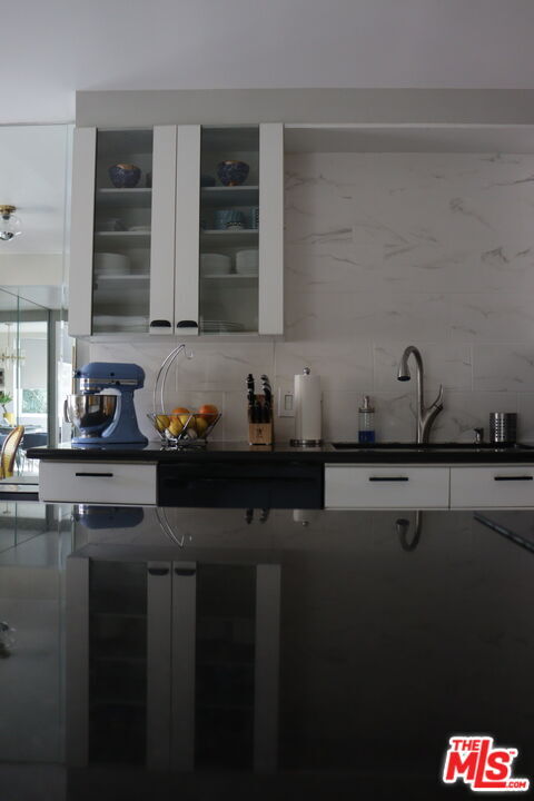 Building Photo - 5301 Balboa Blvd