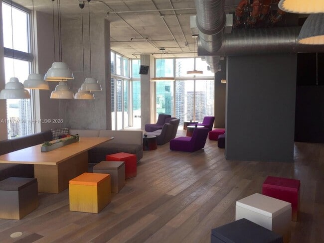 Building Photo - 151 SE 1st St