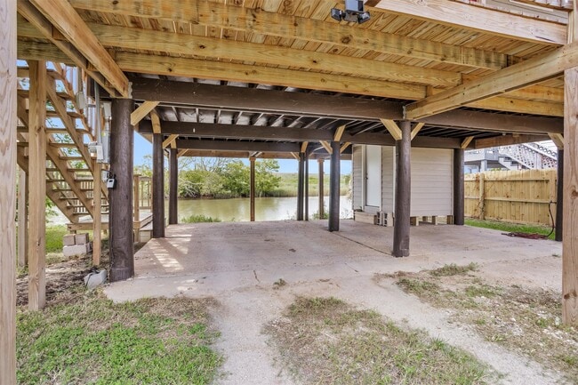 Building Photo - 219 Leeward Way