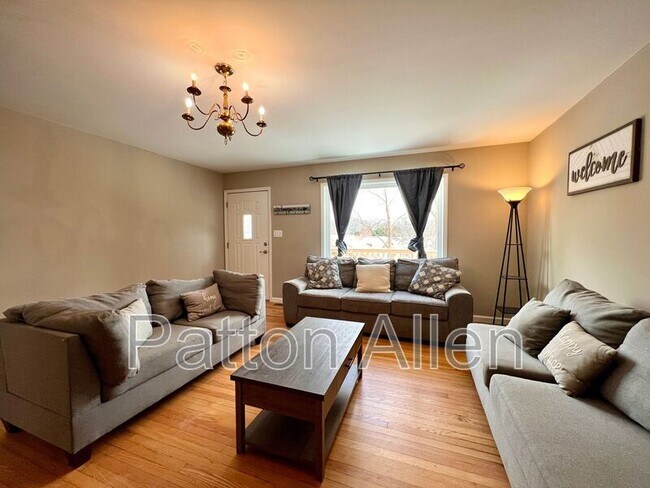 Building Photo - 63 Ben Lippen Rd