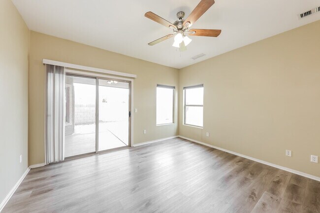 Building Photo - 5128 W Grenadine Rd