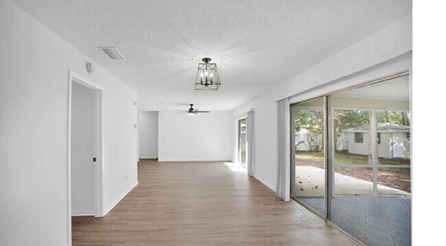 Building Photo - 1010 San Remo Rd