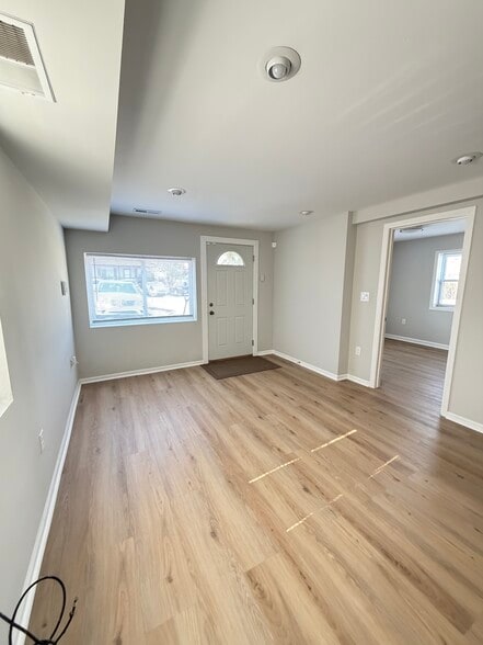 Living room - 2729 New Jersey St