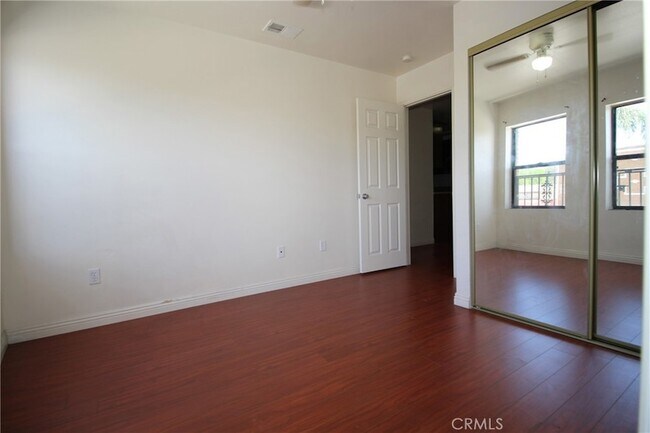 Building Photo - 7914 Seville Ave