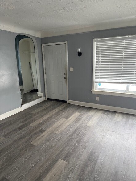 Building Photo - 2295 Kendall St