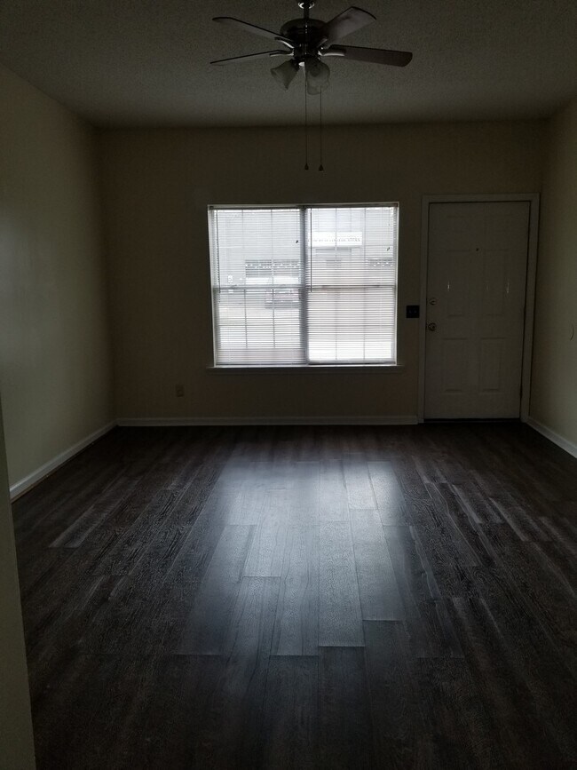 Building Photo - East Park Ave, Enterprise, AL