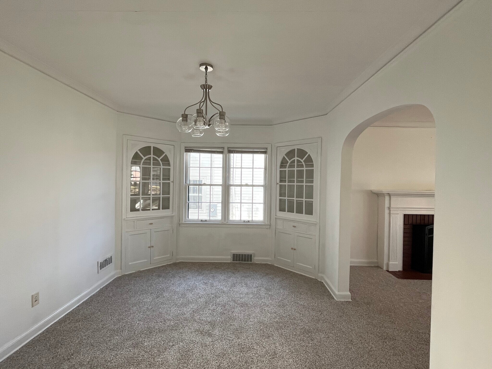 Building Photo - 934 8th Ave SW