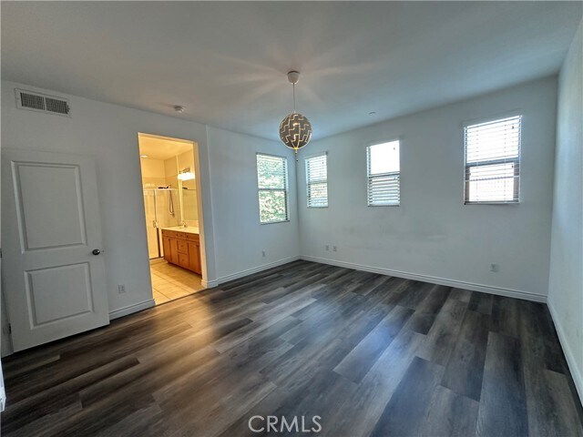 Building Photo - 321 S Glendora Ave