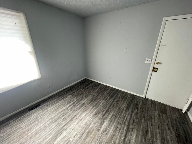 Building Photo - 924 Blueridge-