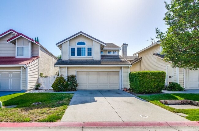 Building Photo - Hardwood Floors- A/C- Full Bedroom and Bath on First Floor: Fresh Paint