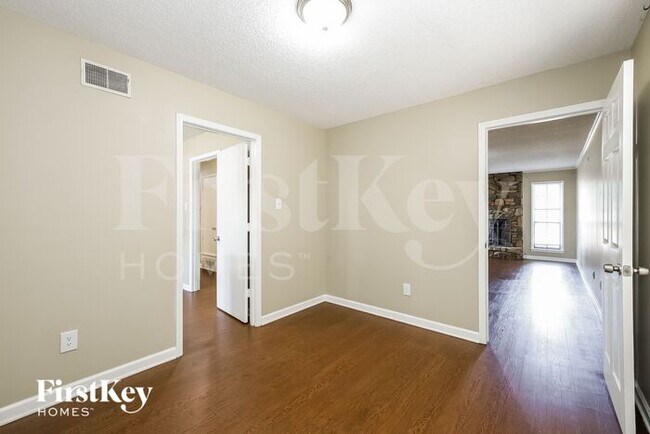 Building Photo - 3138 Sleepy Hollow Rd