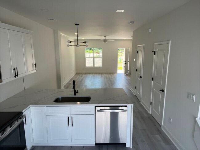 Building Photo - 780 Maxine Ct