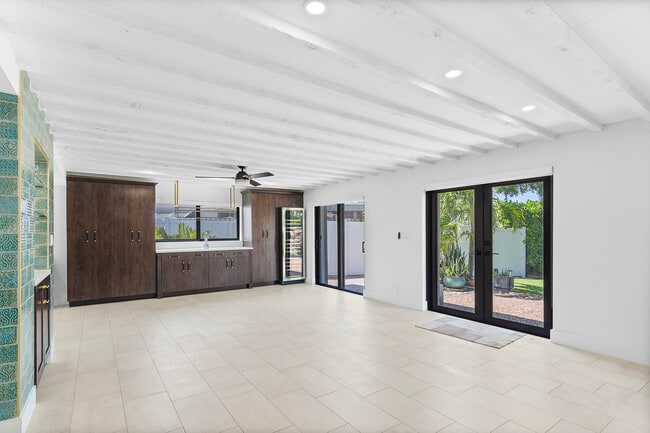 Building Photo - 901 Guava Isle
