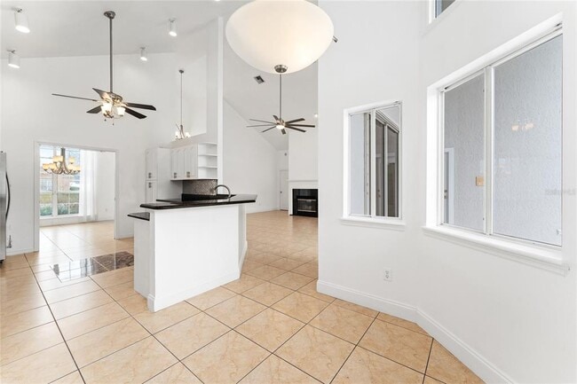 Building Photo - 8101 Canyon Lake Cir