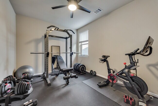 Building Photo - Welcome to your new 5 Bed-4 Bath home in t...