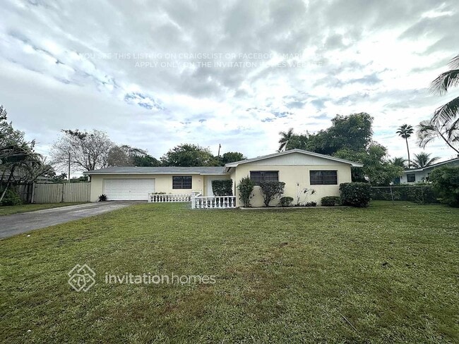 Building Photo - 17421 SW 92nd Ct