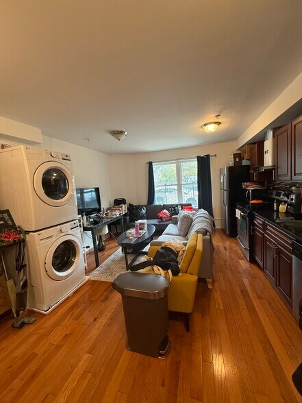 Building Photo - 3833 Baring St