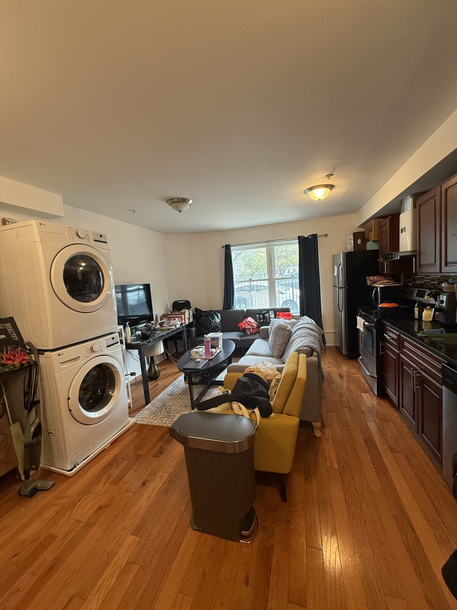 Building Photo - 3833 Baring St